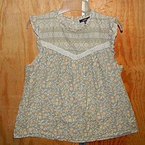 #1544 Smocked Floral sleeveless baby doll top  cinched neck / ruffle sleeves Sm